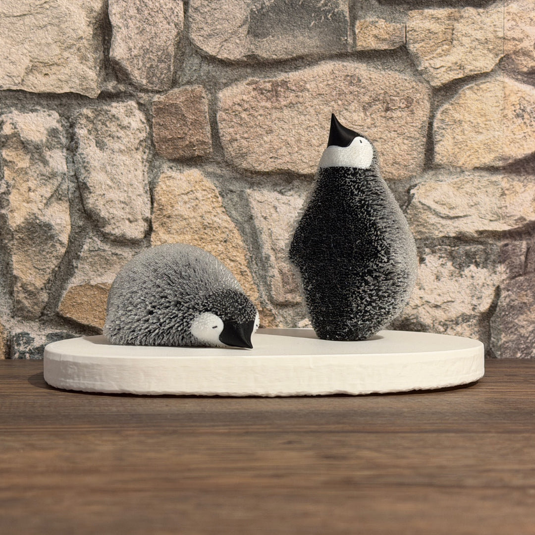 Flauschiger Pinguin Liegend